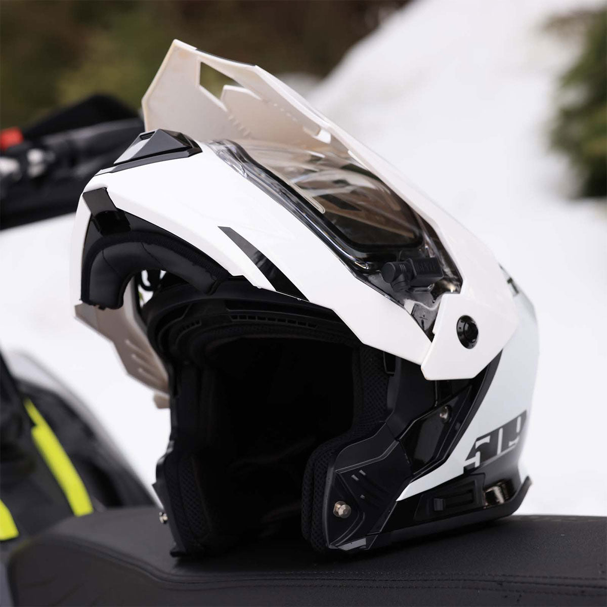 Delta R4 Ignite Helmet