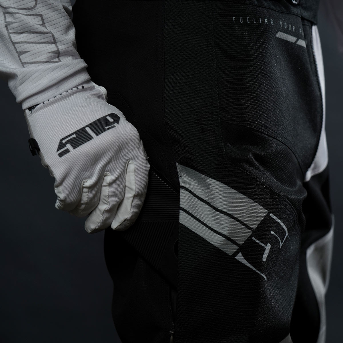 Low 5 Gloves