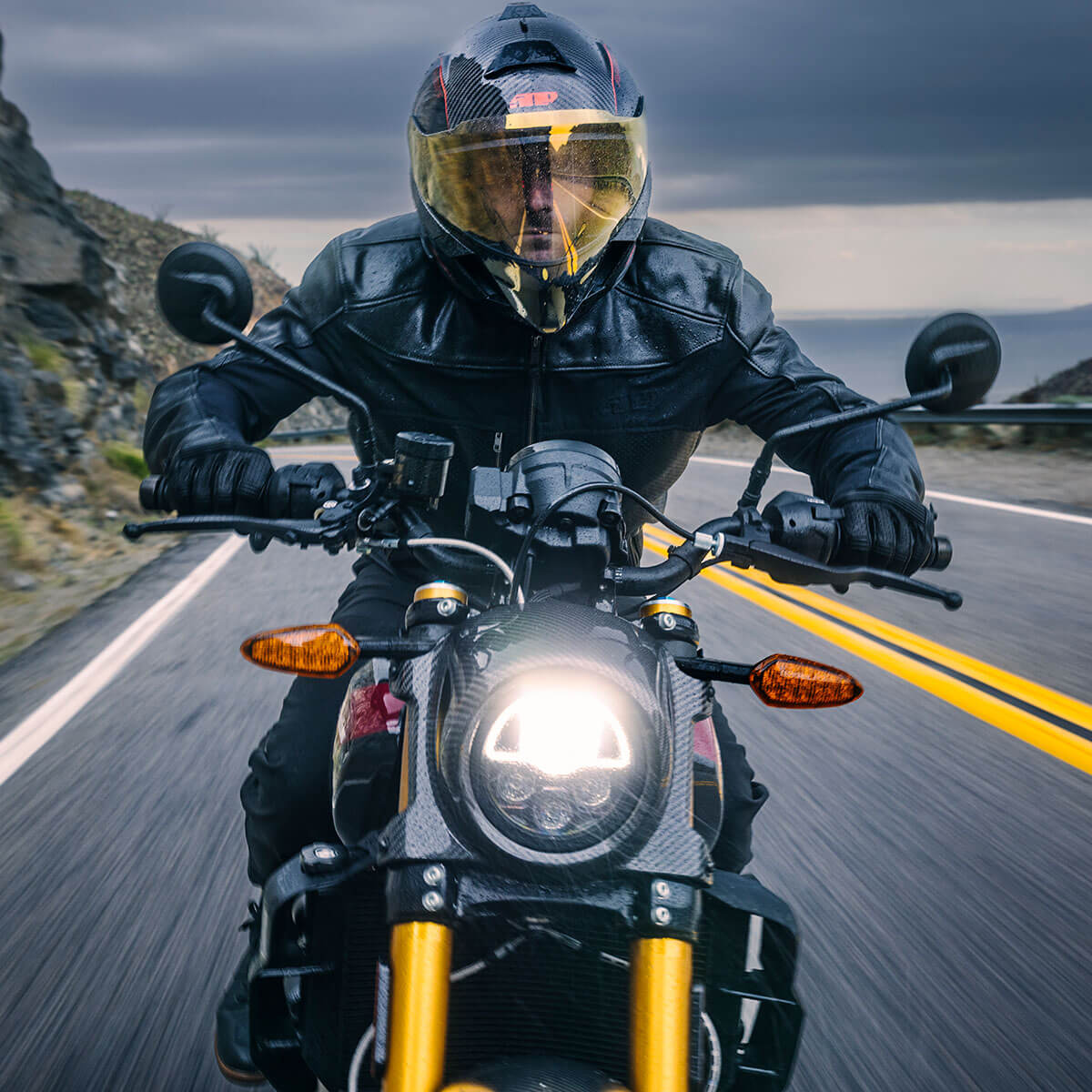 Mach V Carbon Commander Helmet