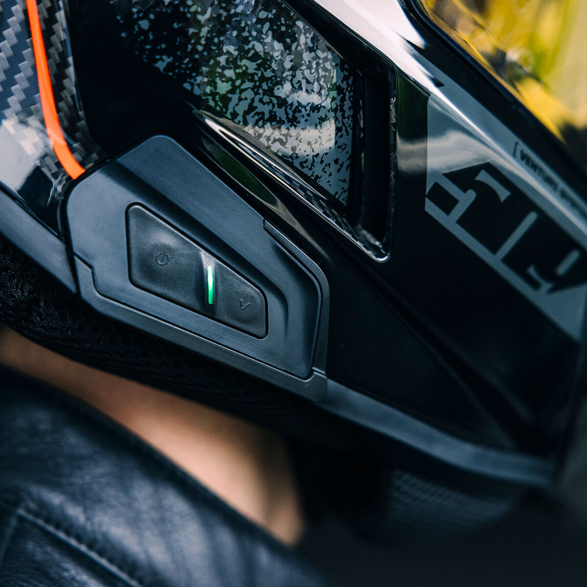 Mach V Carbon Commander Helmet