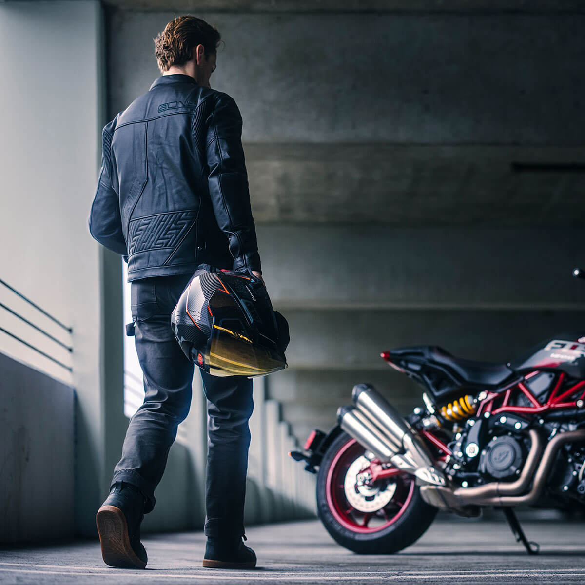 Mach V Carbon Commander Helmet