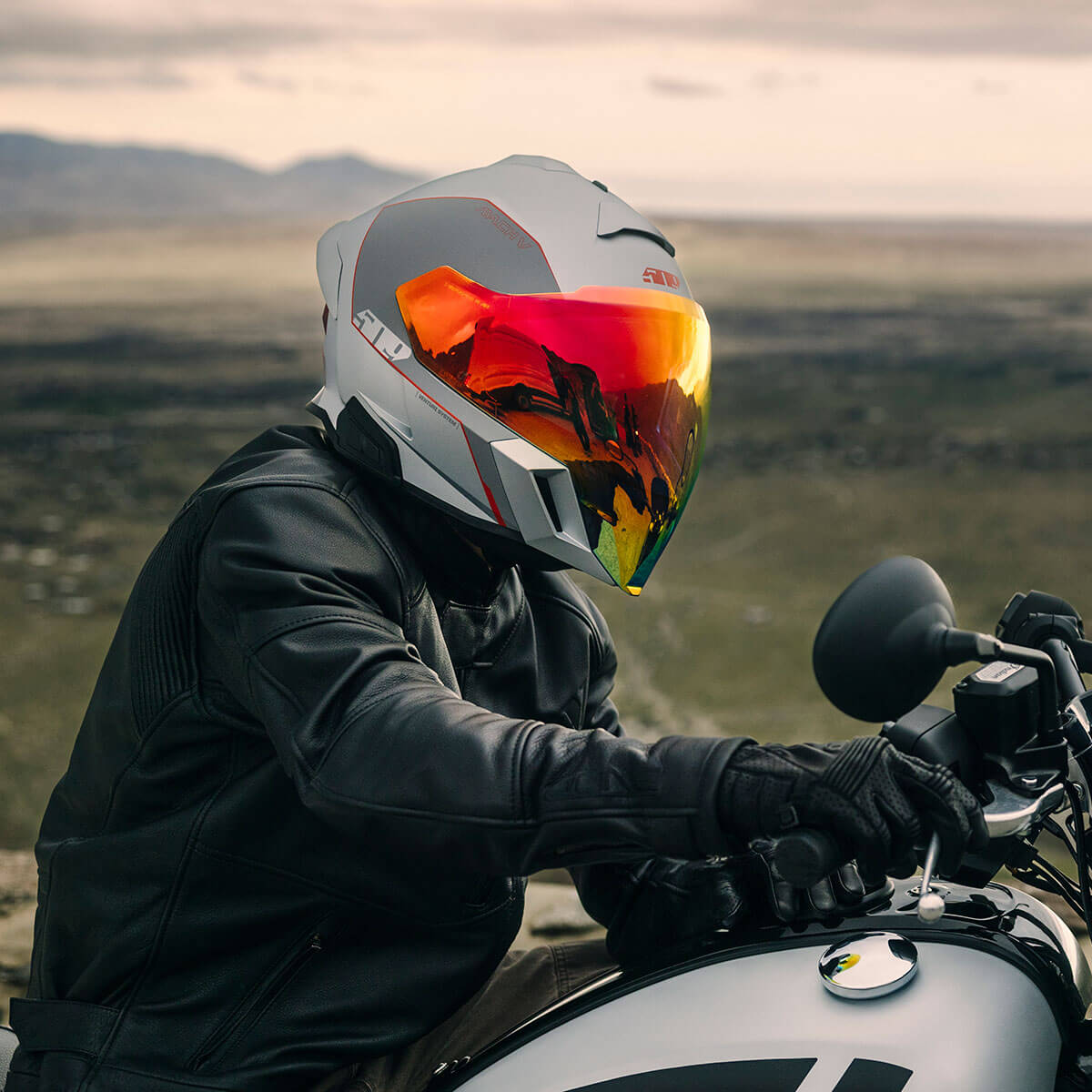 Mach V Commander Helmet