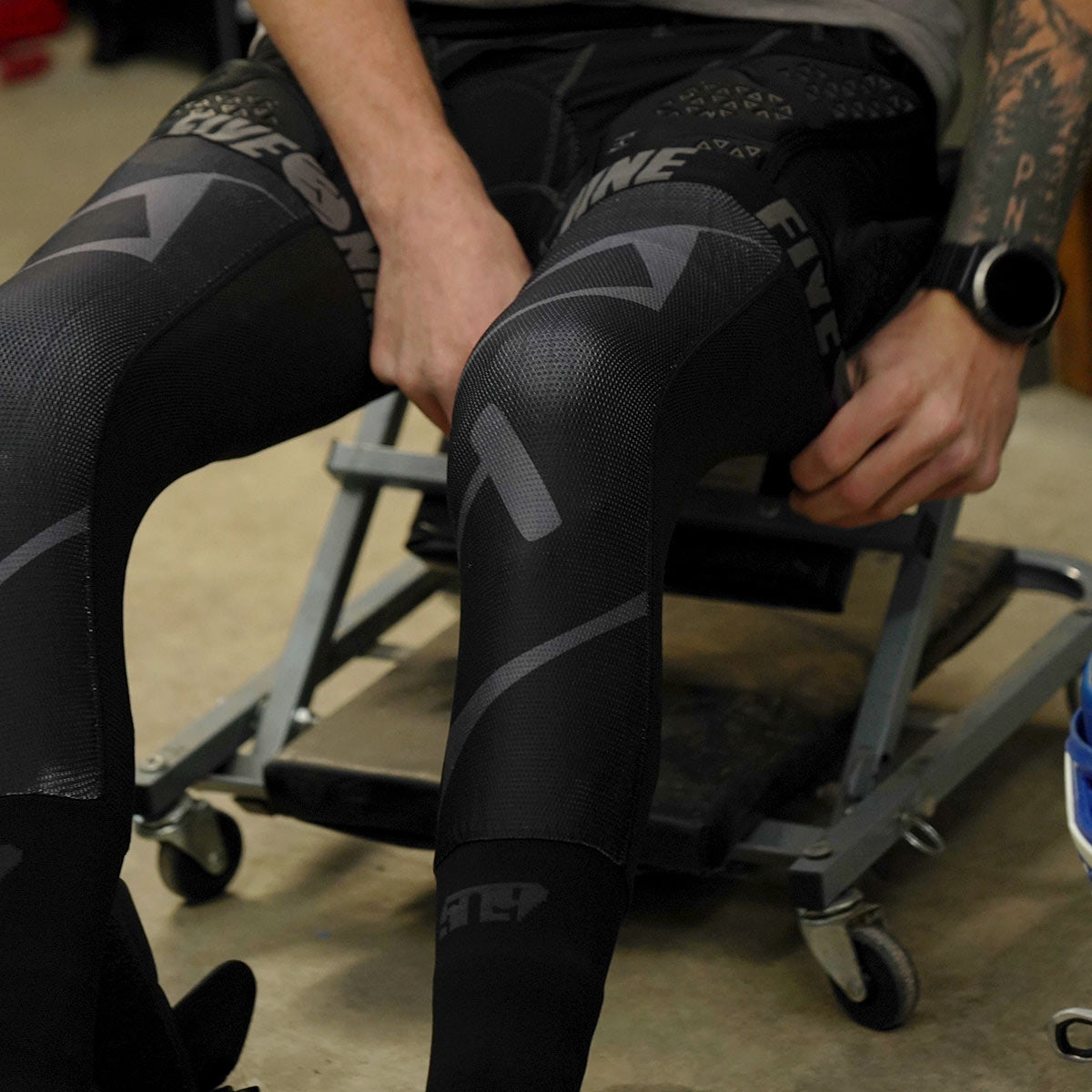 Race 5 Knee Brace Socks