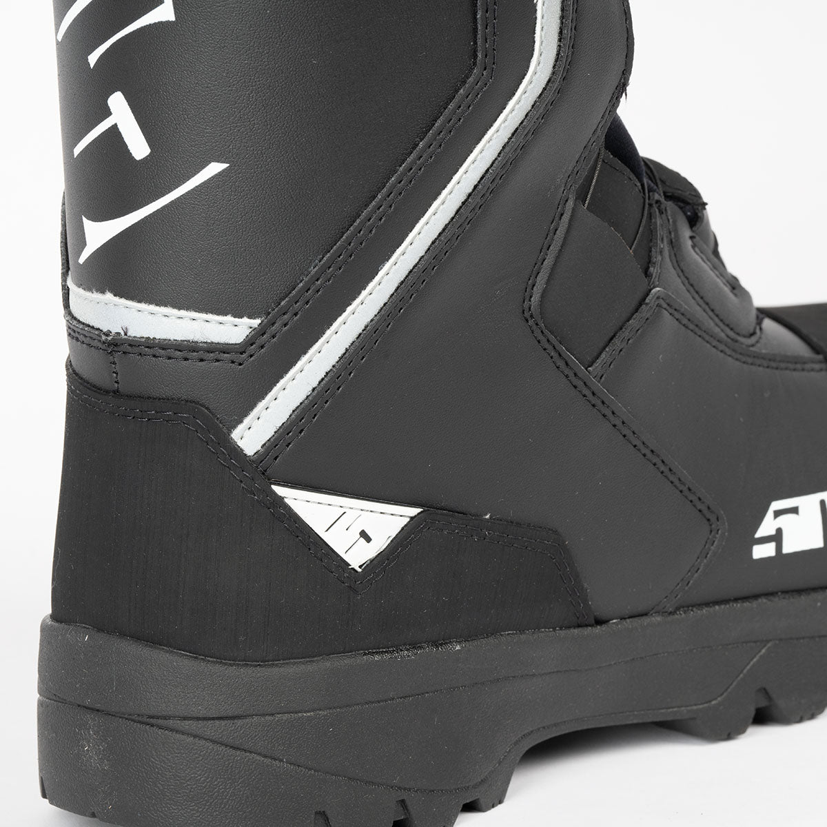 Saber Single Boa Boot