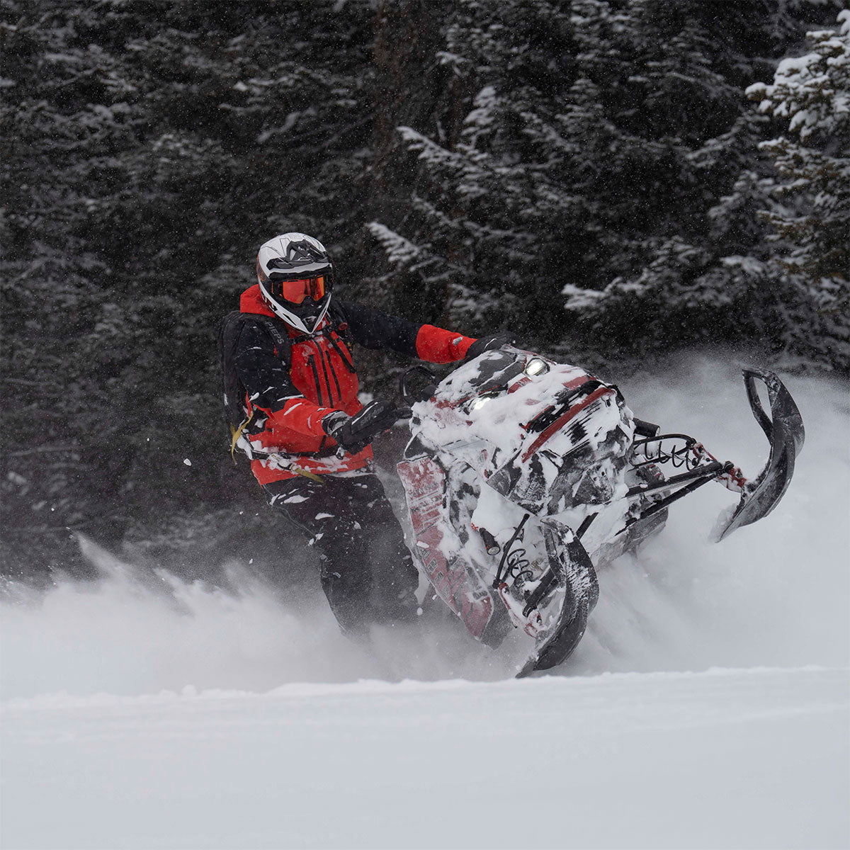 What are the Differences Between Each Version of the Altitude 2.0 Snowmobile Helmet?