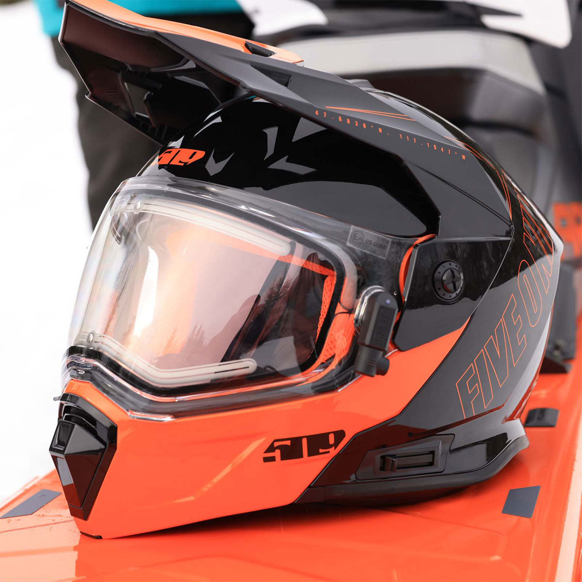 Delta R4 Ignite Helmet Orange / SM Delta R4 Ignite Helmet Orange / SM