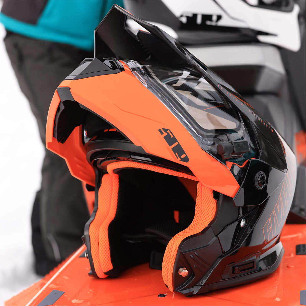 Delta R4 Ignite Helmet Orange / SM Delta R4 Ignite Helmet Orange / SM