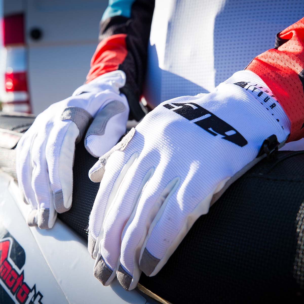 Low 5 Gloves